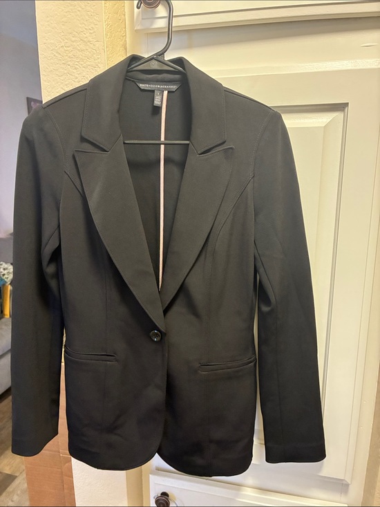 White House Black Market Jackets & Blazers - White House Black Market Black one button blazer